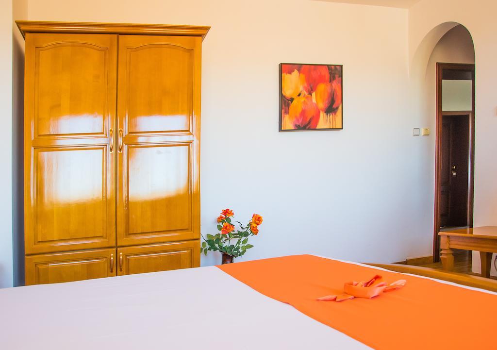 Family Hotel Elegance Arbanasi Oda fotoğraf