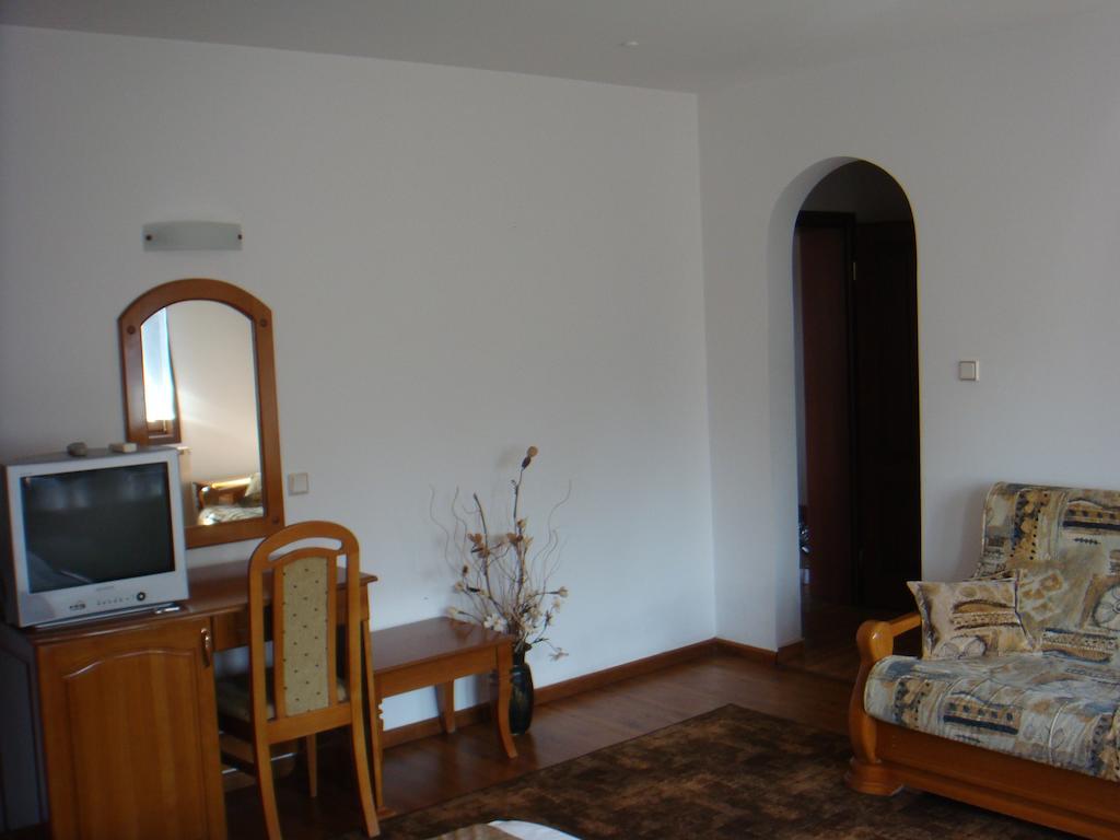 Family Hotel Elegance Arbanasi Oda fotoğraf